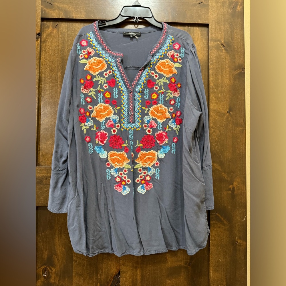 EUC-Grey Long Sleeve Embroidered Top by Andree by Unit-1X